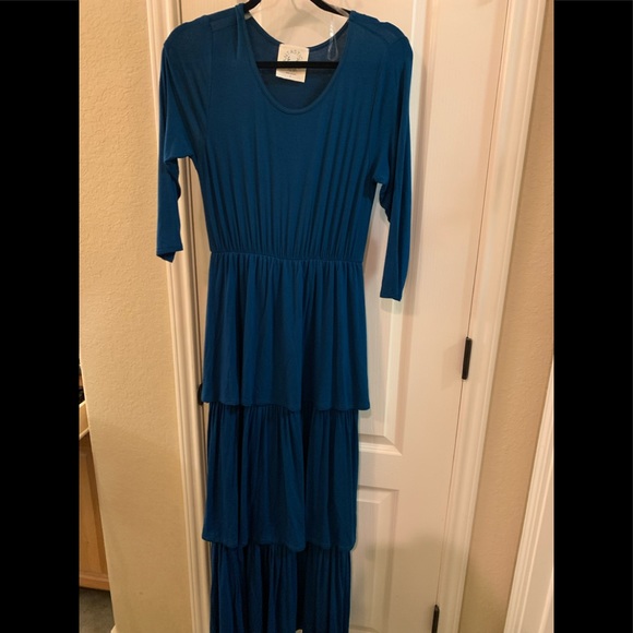 NEW Fantastic Fawn LIBBY TIERED RUFFLE MAXI DRESS - Picture 3 of 8